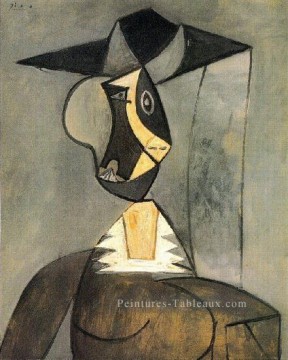 Femme en gris 1942 cubiste Pablo Picasso Peinture à l'huile